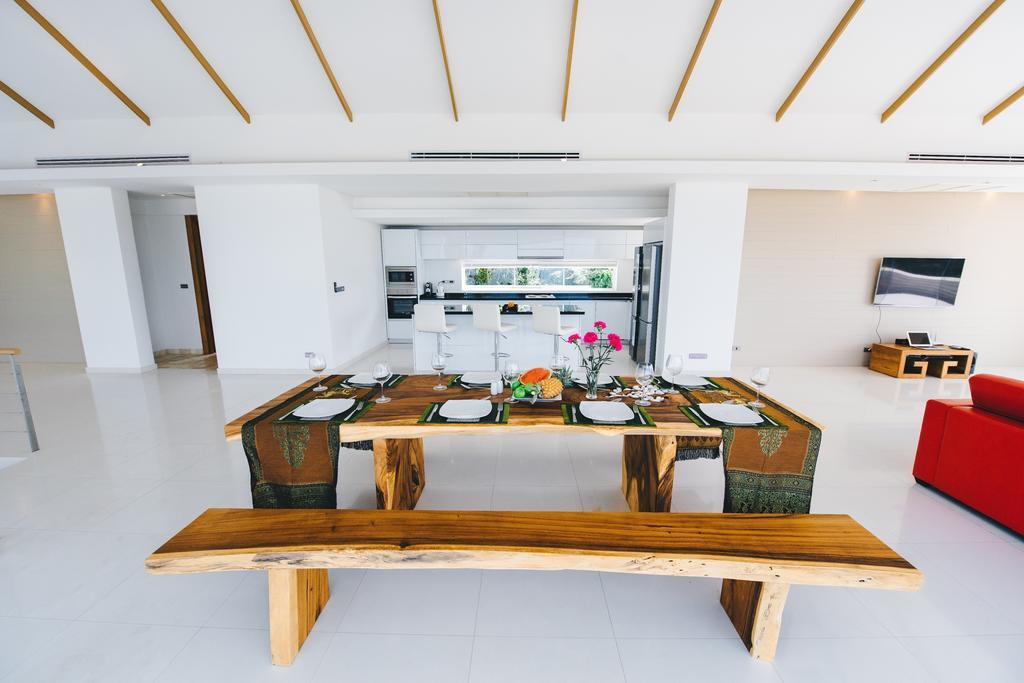 White Tiger - Contemporary Sea View Villa Mae Nam