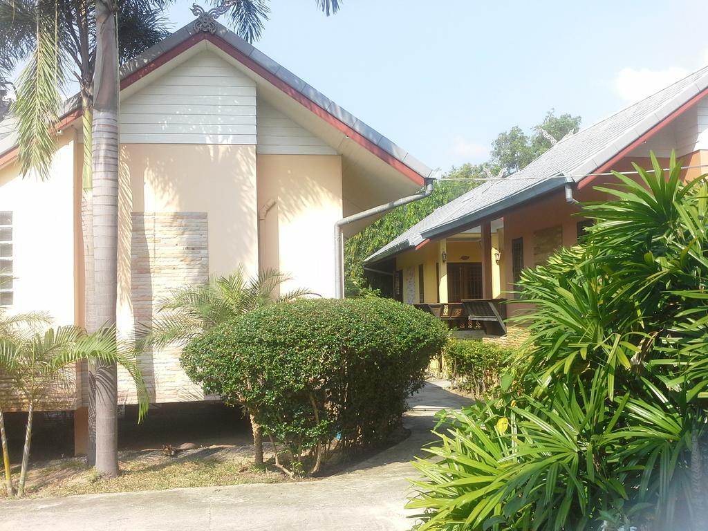 Fueangfu Villa *