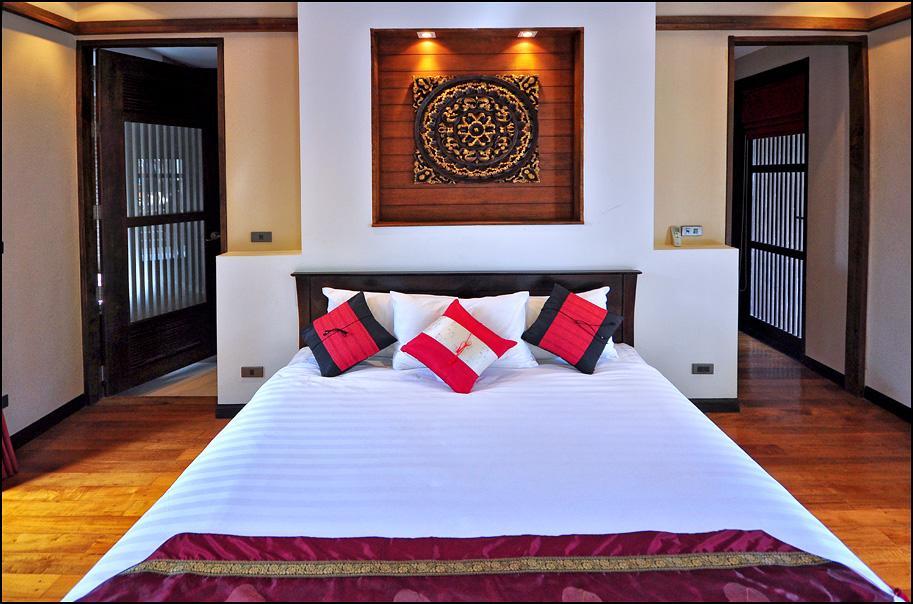 Large 4 Bed Short Walk To Maenam *