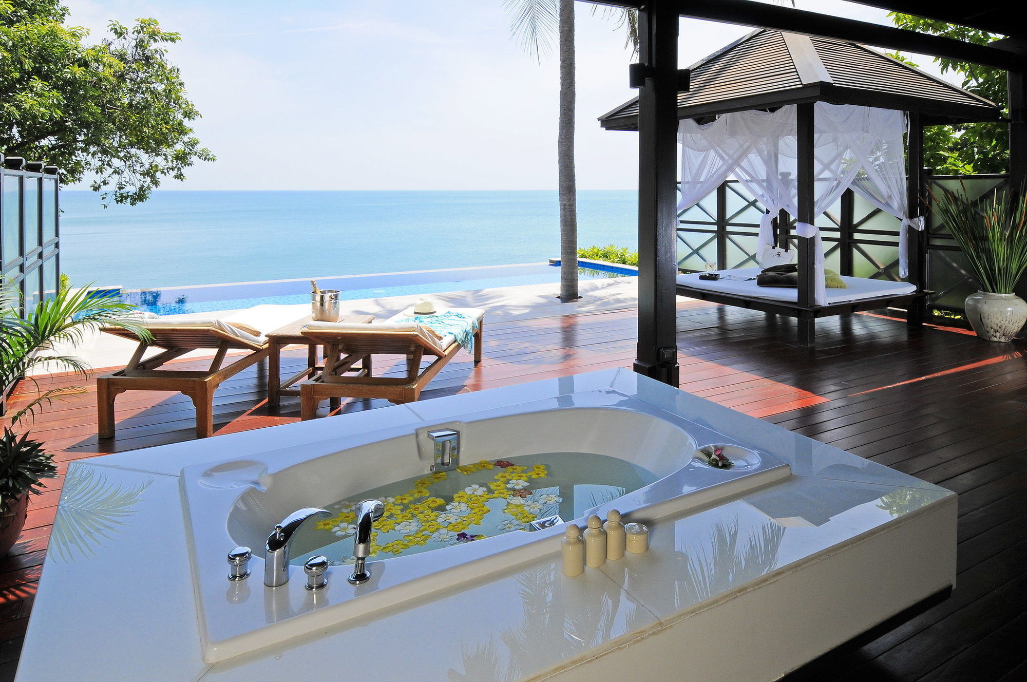 Hotel Tongsai Grand Villas 5*