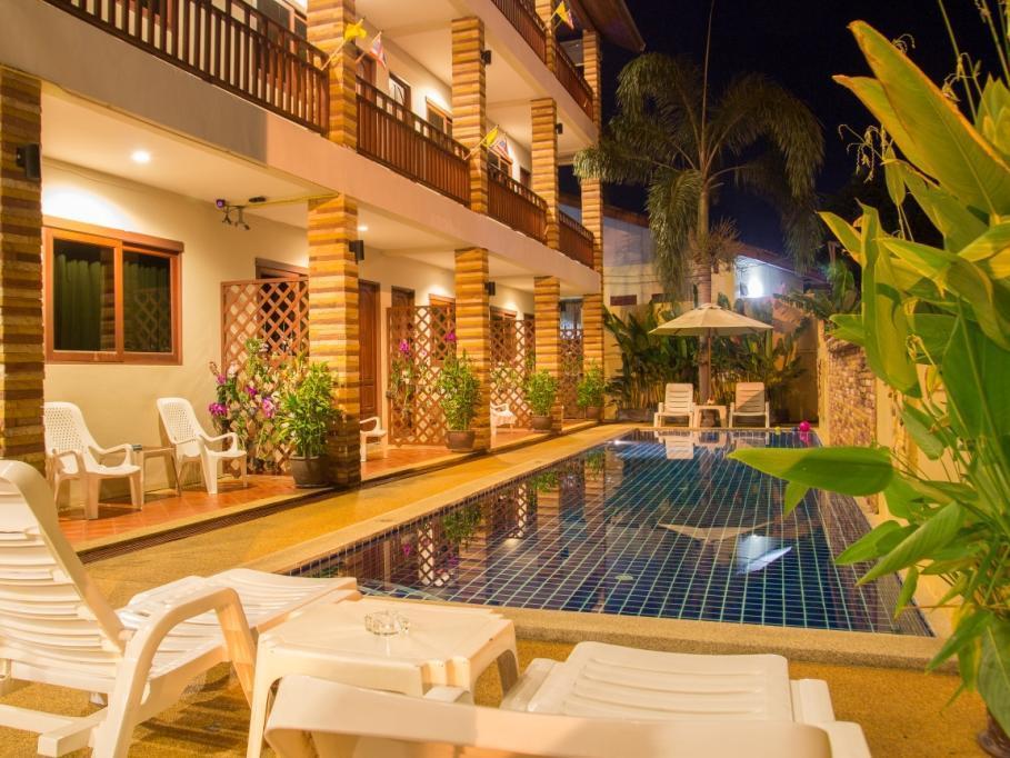 Hathai House Hotel 2*