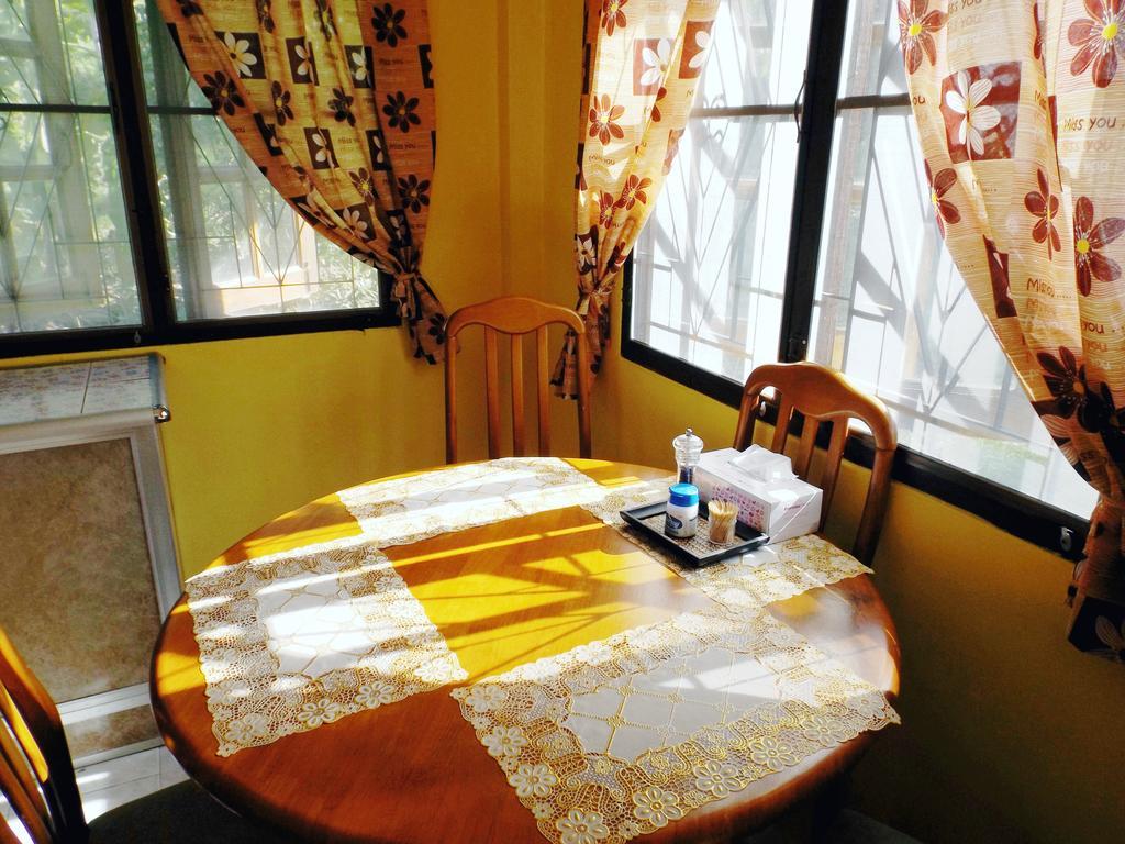 Mango House
