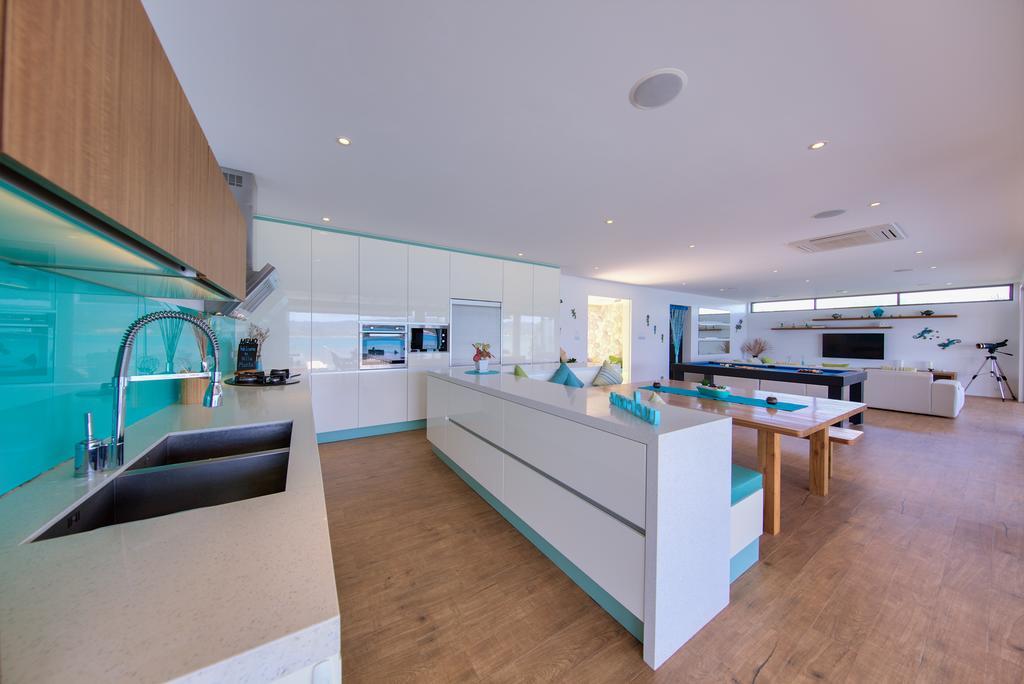 Villa Manta Samui - Your Private Waterfront Oasis *
