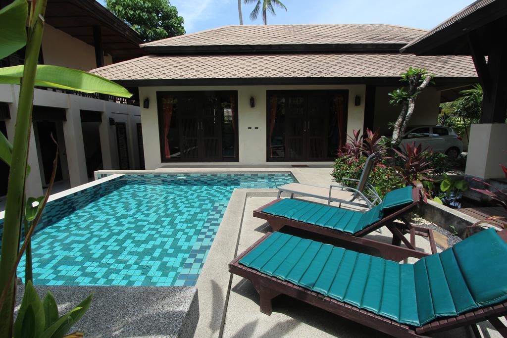 Large 4 Bed Short Walk To Maenam Villa