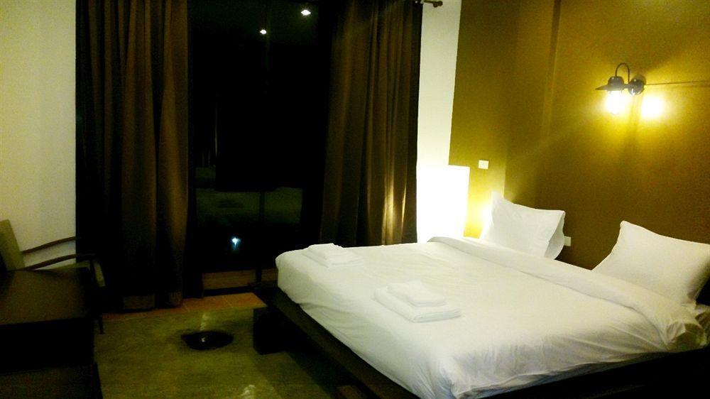 Raya Boutique Hotel *
