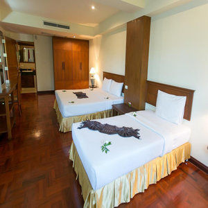 Thai Ayodhya And 3*