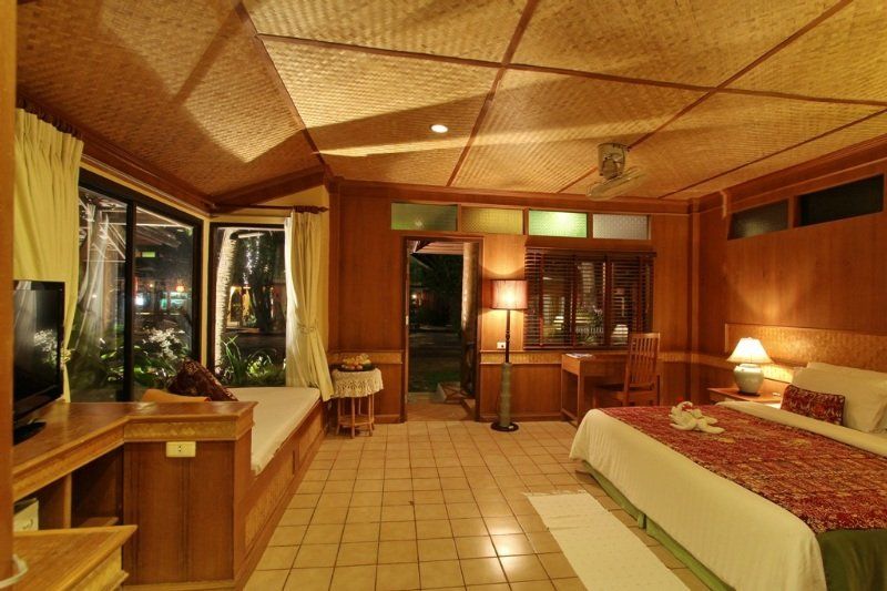 Hotel World 3*