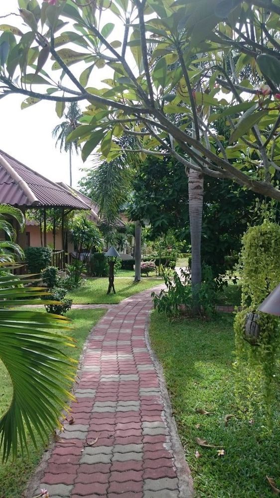 Bee Nat Garden 3*