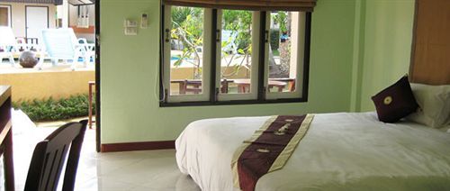 Aurora Hill Resort 2*