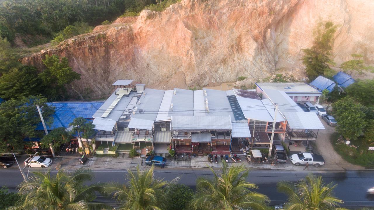 Zone6 Coworking Old 2w Hostel, Koh Samui *