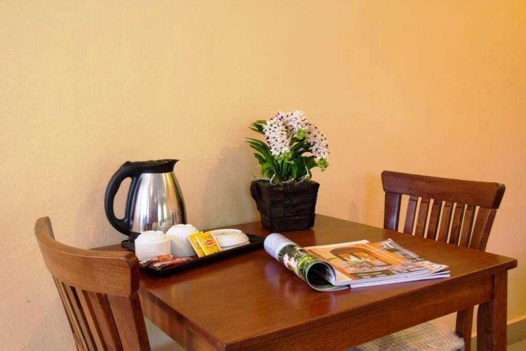 Hathai House Hotel 2*