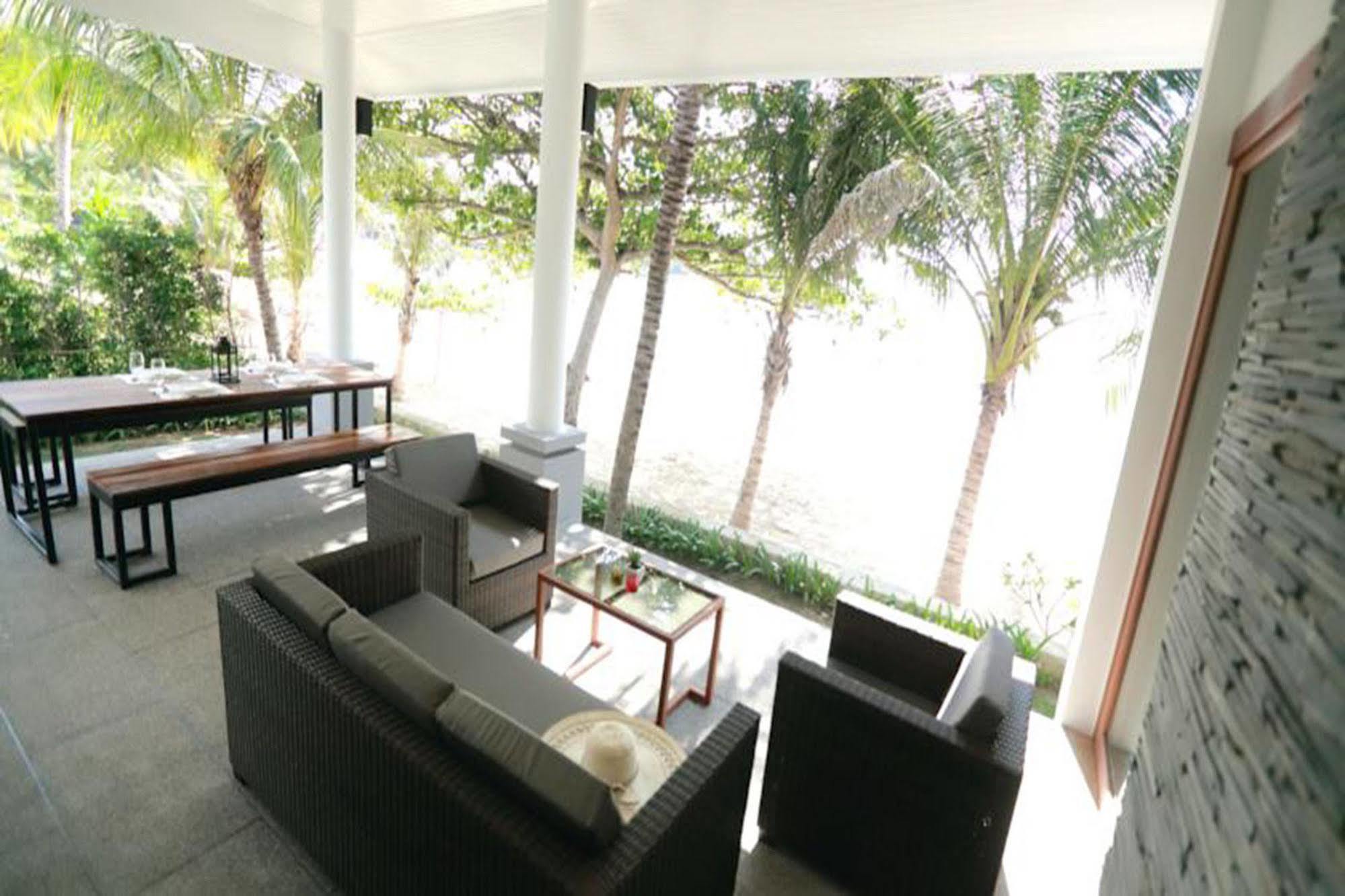 Grand Villa Beach Front Hotel *