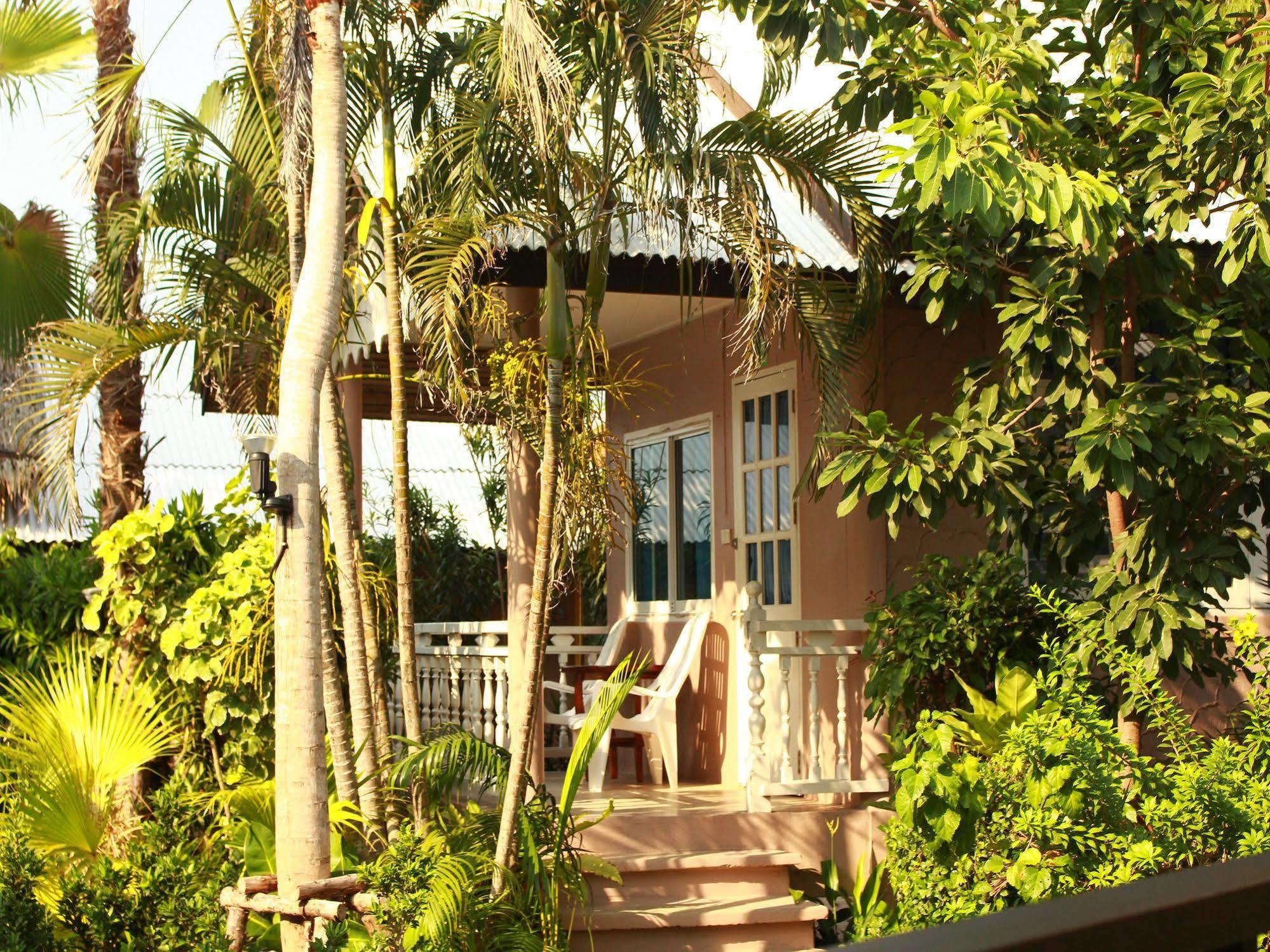 Casa de hóspedes Bangrak Club