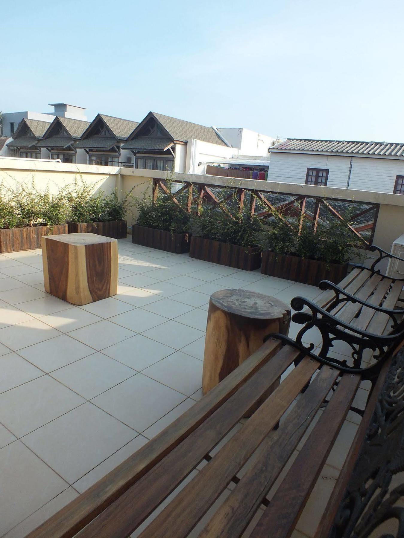 Dd & Backpacker Hostel *