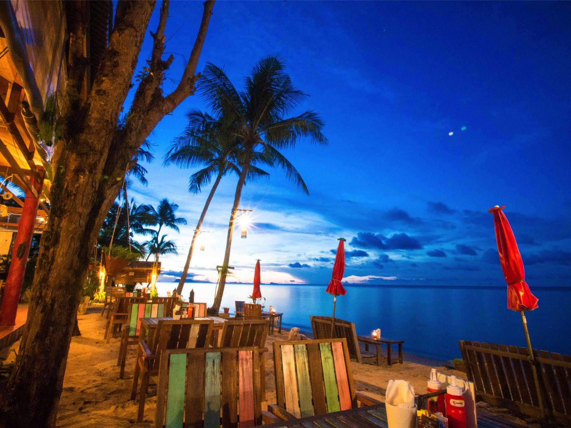 Resort By 2*