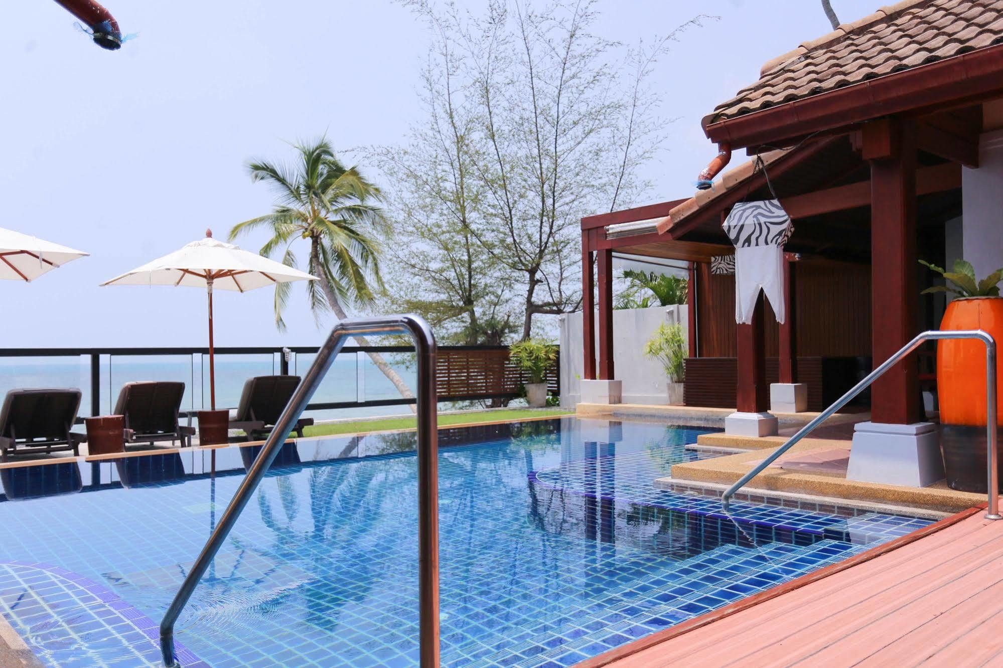 Pao Jin Poon Front * Koh Samui