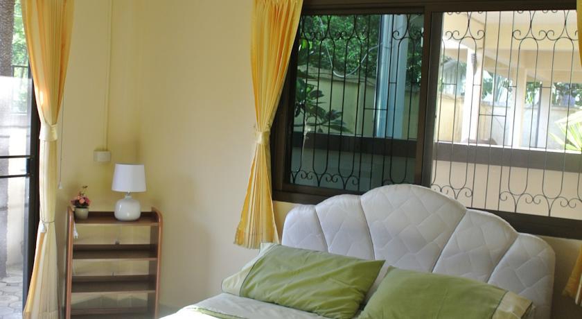 Back Packers Paradise 3*