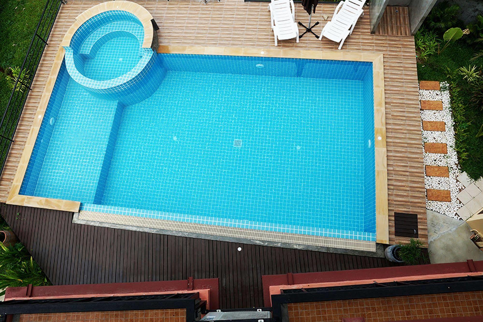 Raya Boutique Hotel