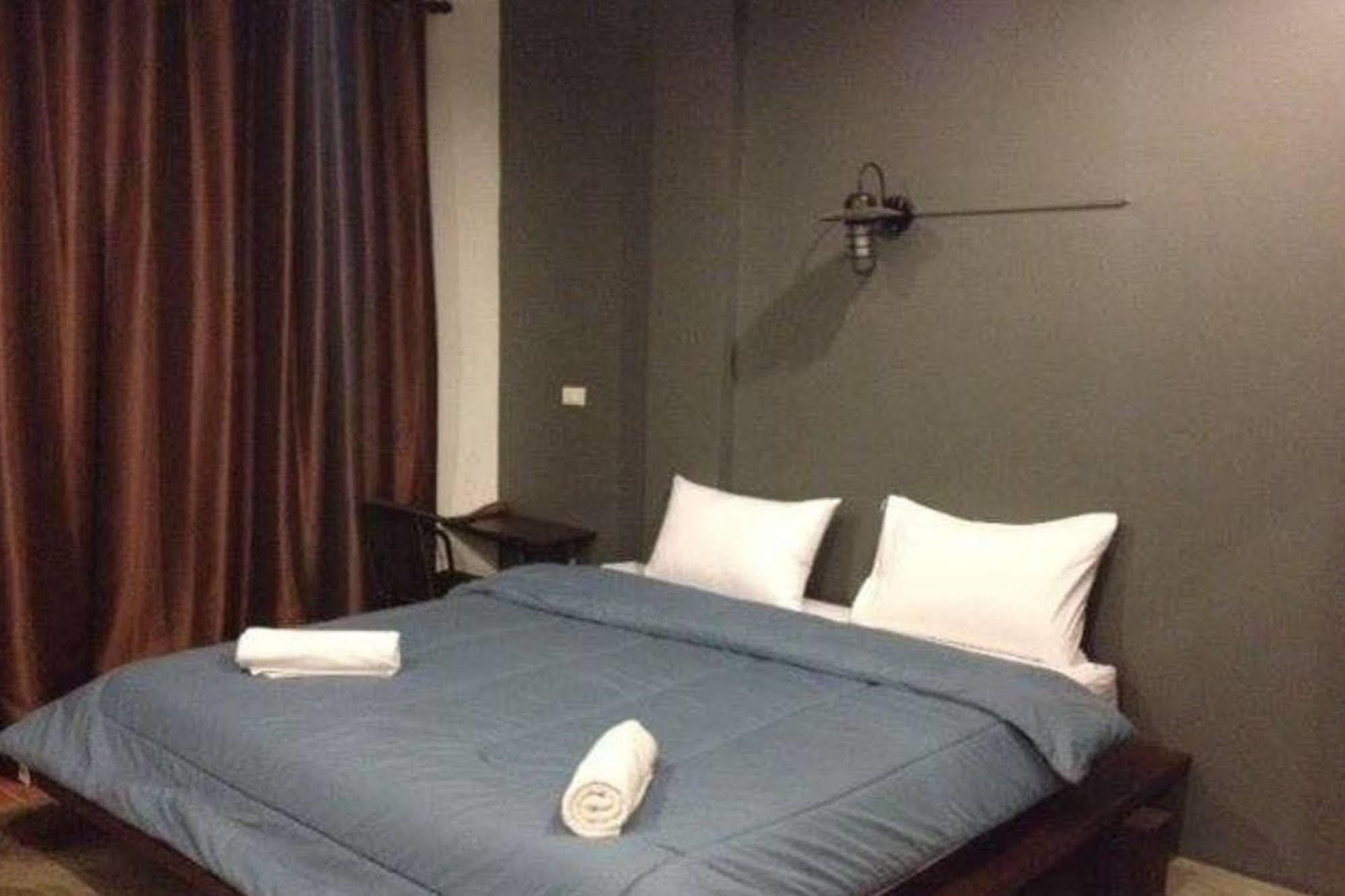 Raya Boutique Hotel *