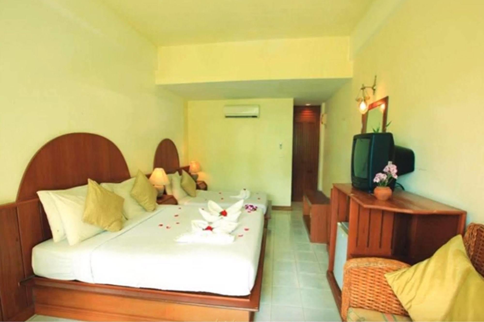 Palm Island 3*