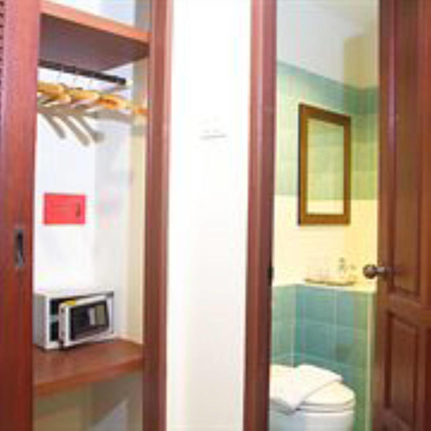 Hathai House Hotel