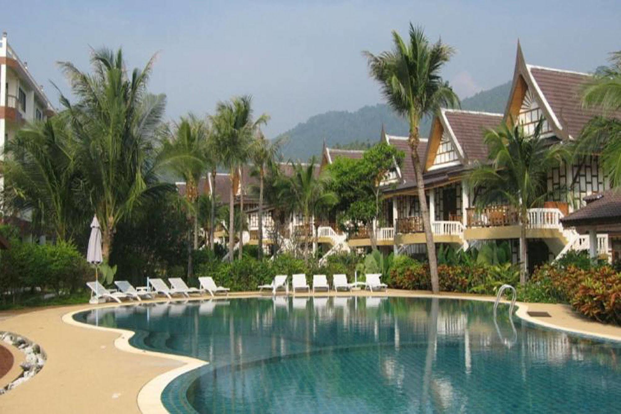 Thai Ayodhya And Station touristique Plage de Lamai