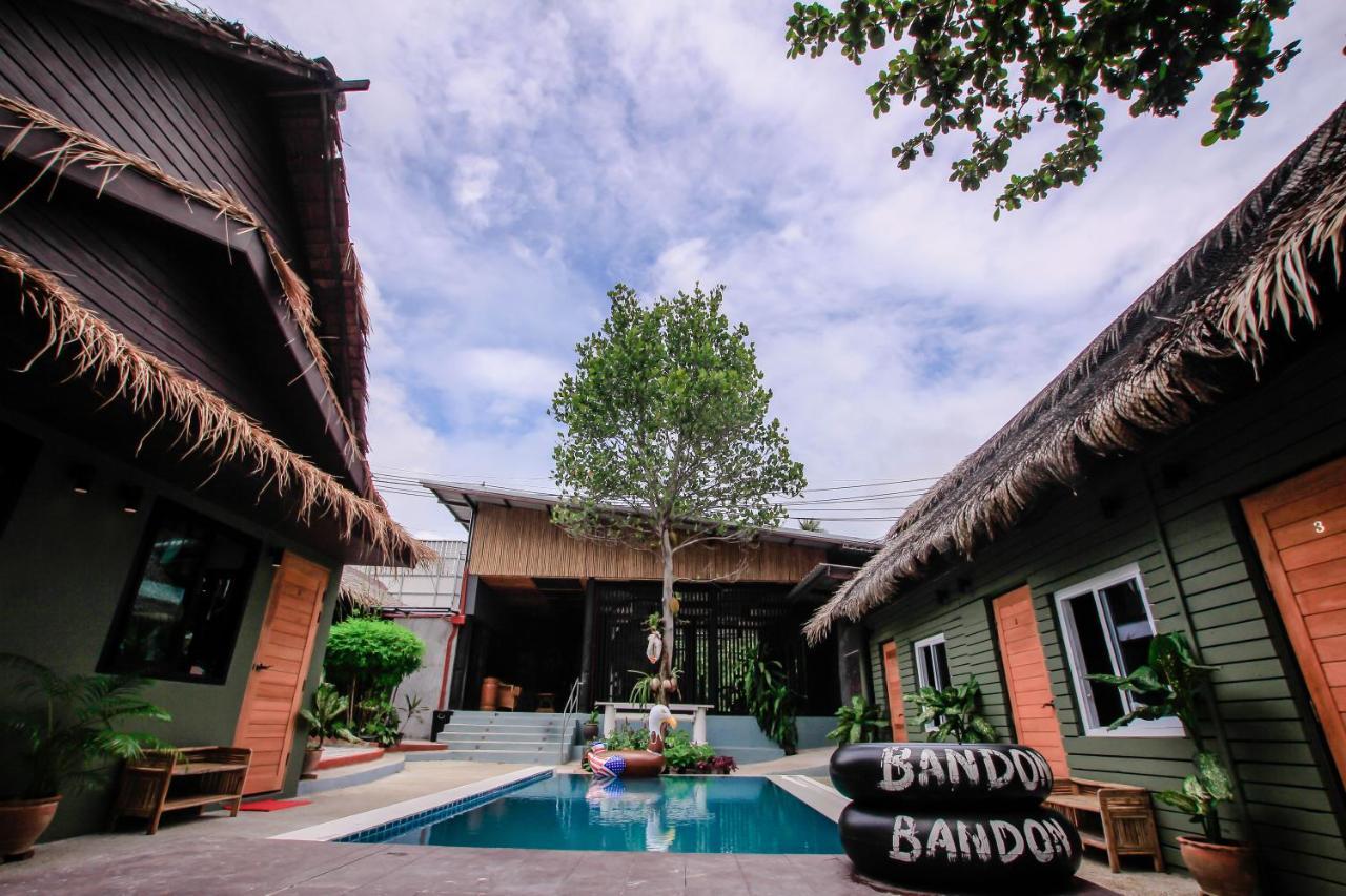 Hostel Bandon Bar & (adults Only)