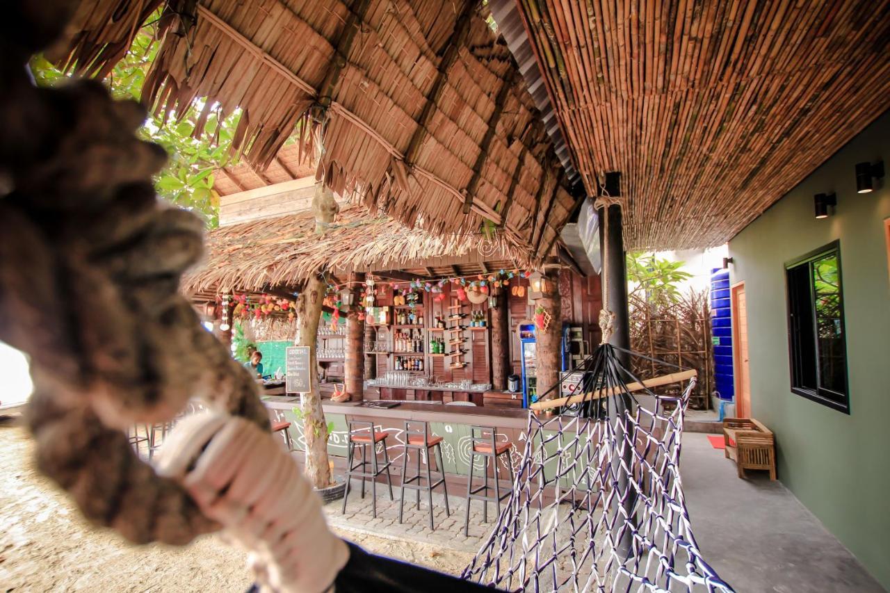 Bandon Bar & (adults Only) Hostel *