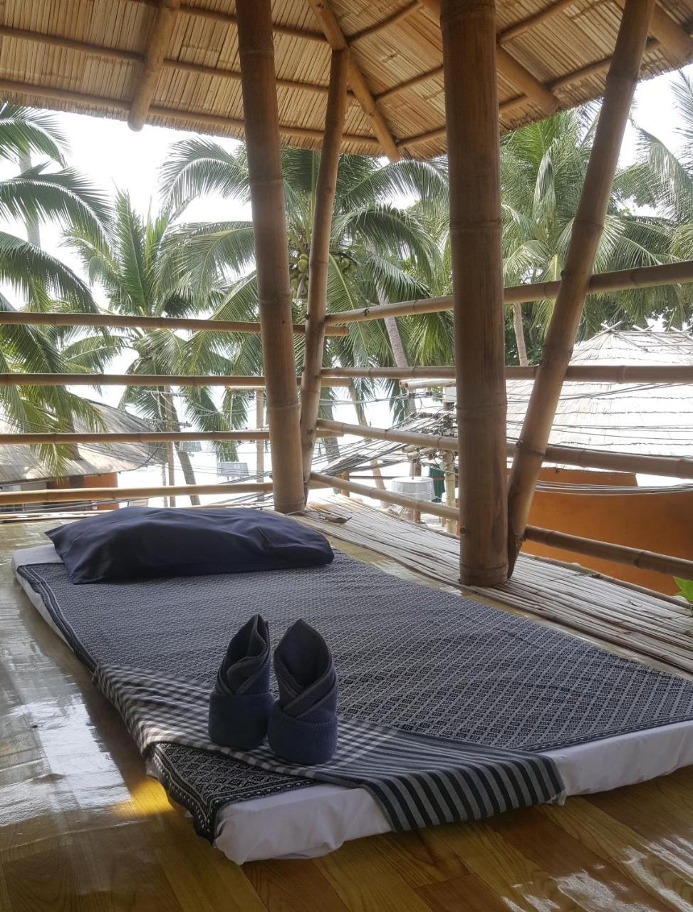 The Mud Bamboo Cafe And Beds Hotel 2*