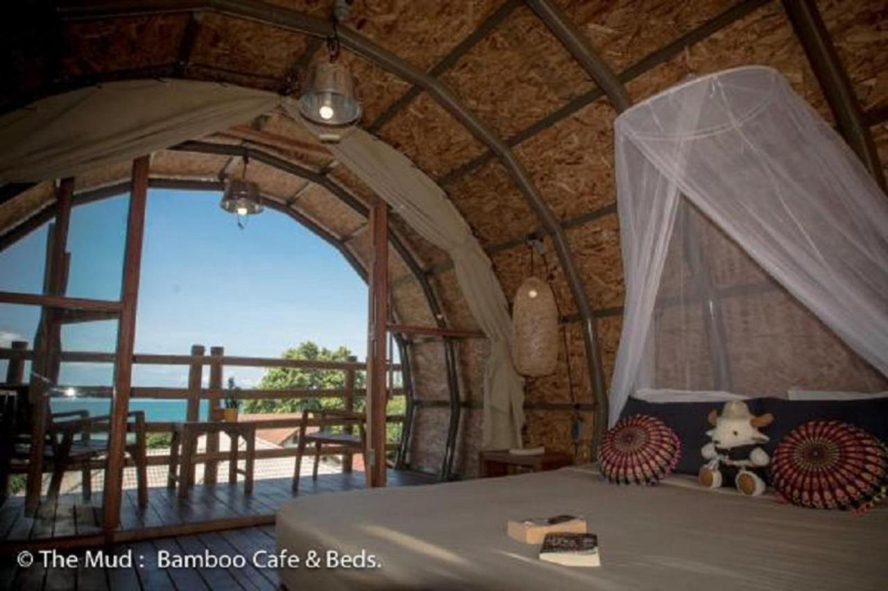 The Mud Bamboo Cafe And Beds Hotel Ban Bang Po