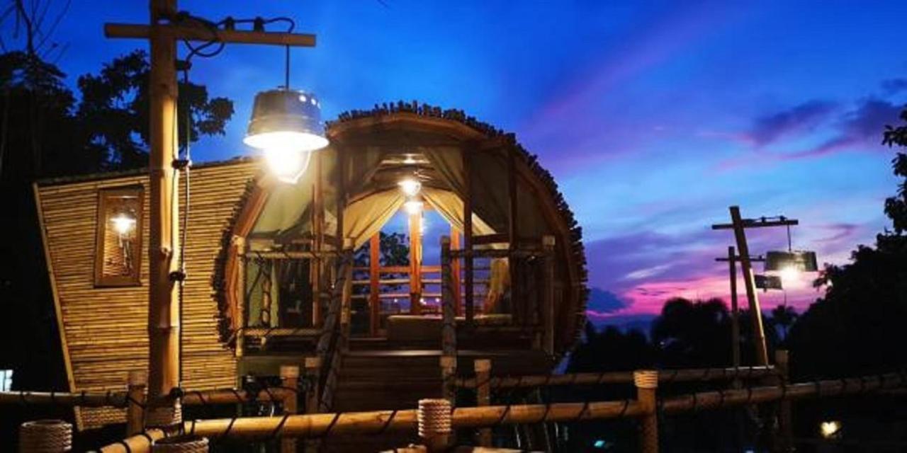The Mud Bamboo Cafe And Beds 2*