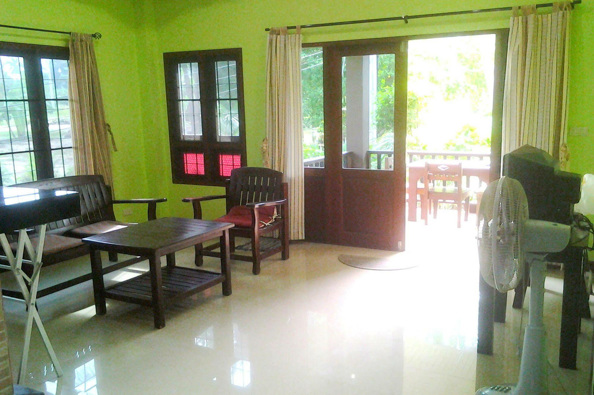 Rasita Samui * Mae Nam