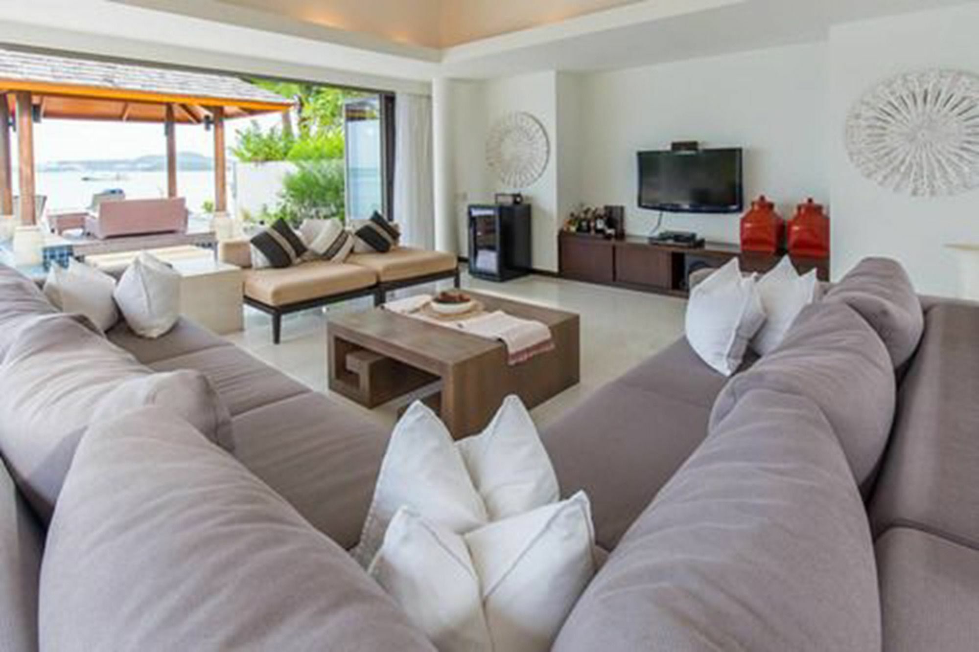 Baan Ban Buri Villa *