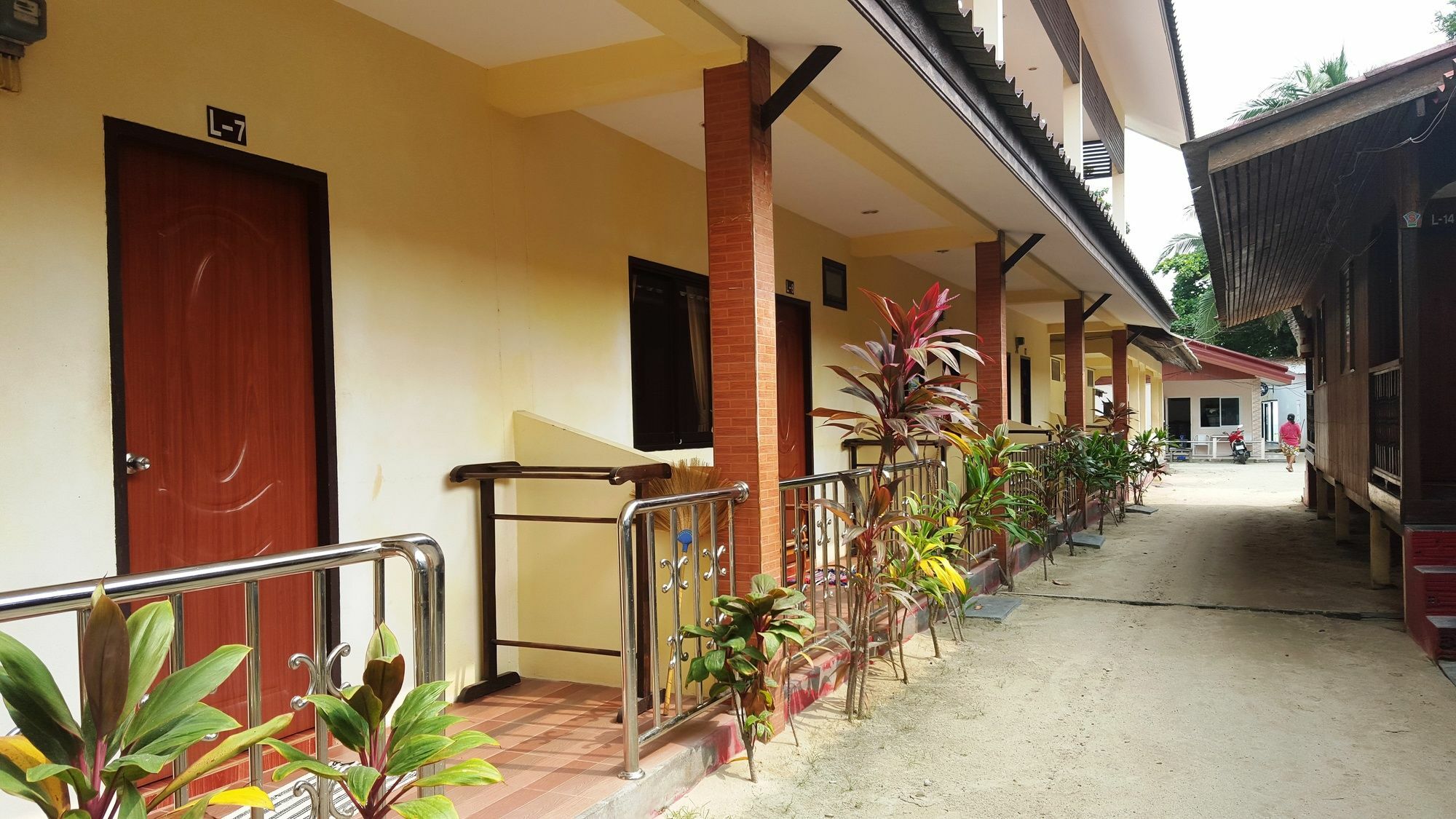 Best Beach Bungalows Hotel 2*