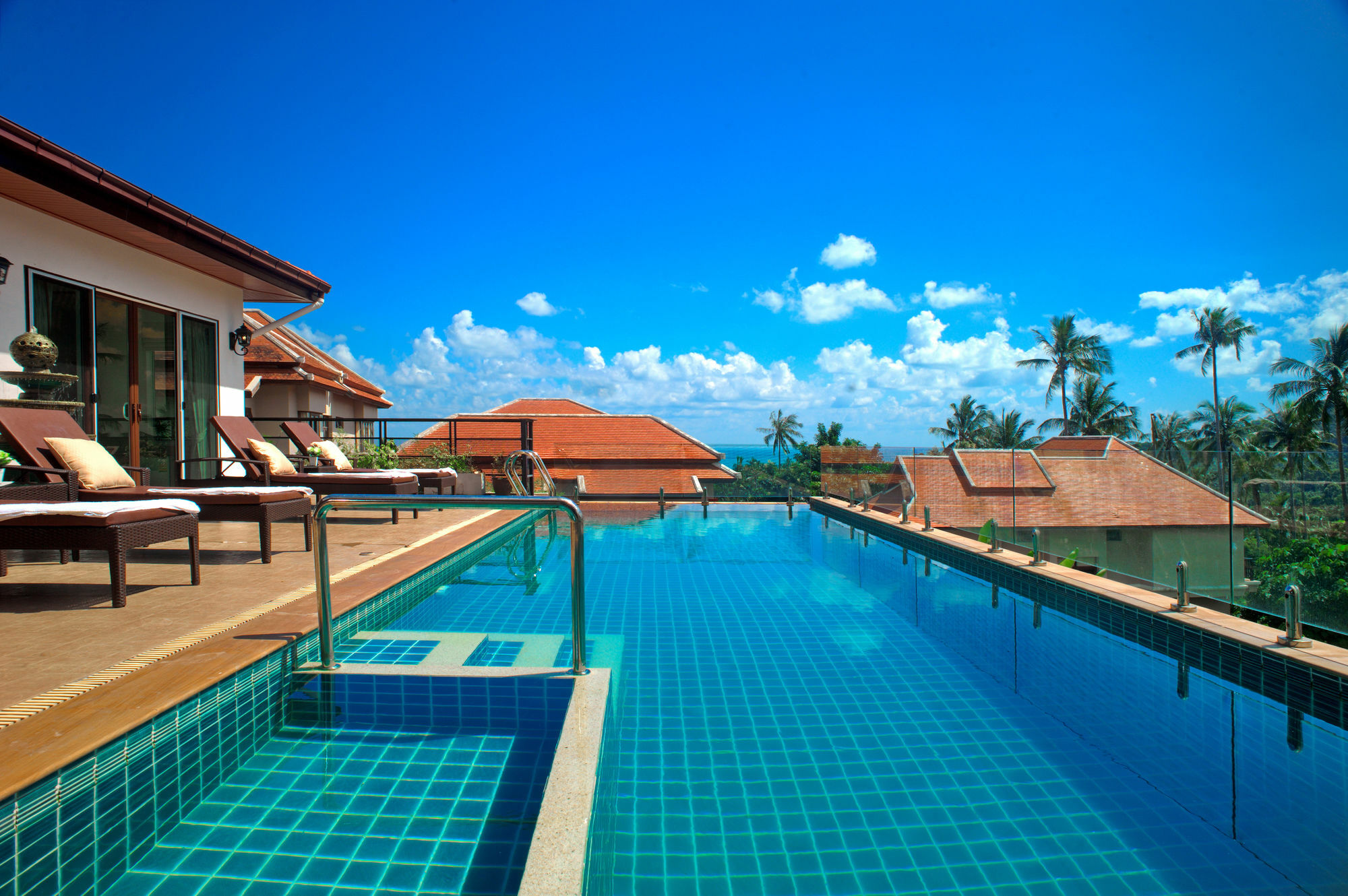 Hotel Samui Sunrise 4*