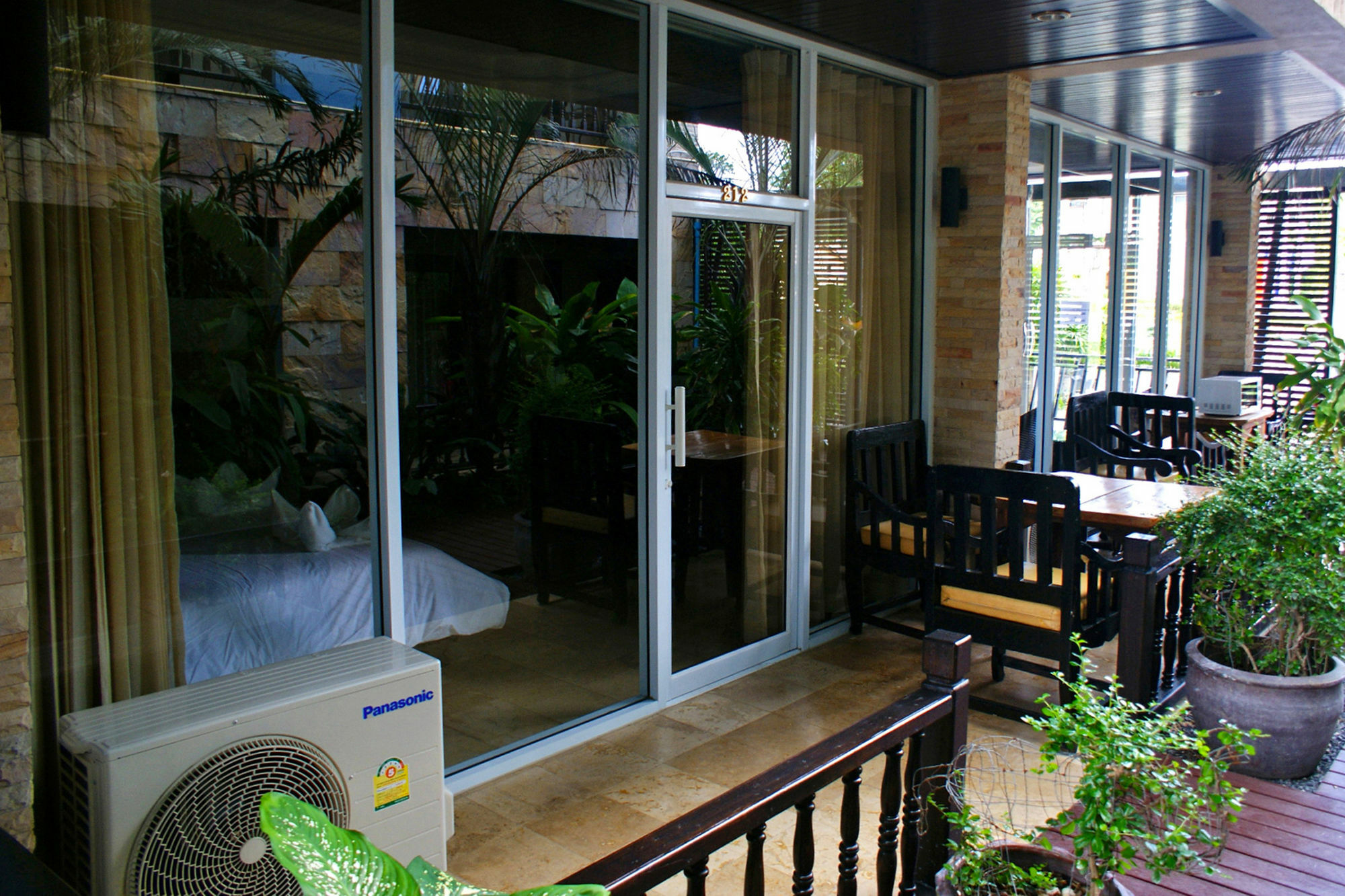 V Samui Aparthotel