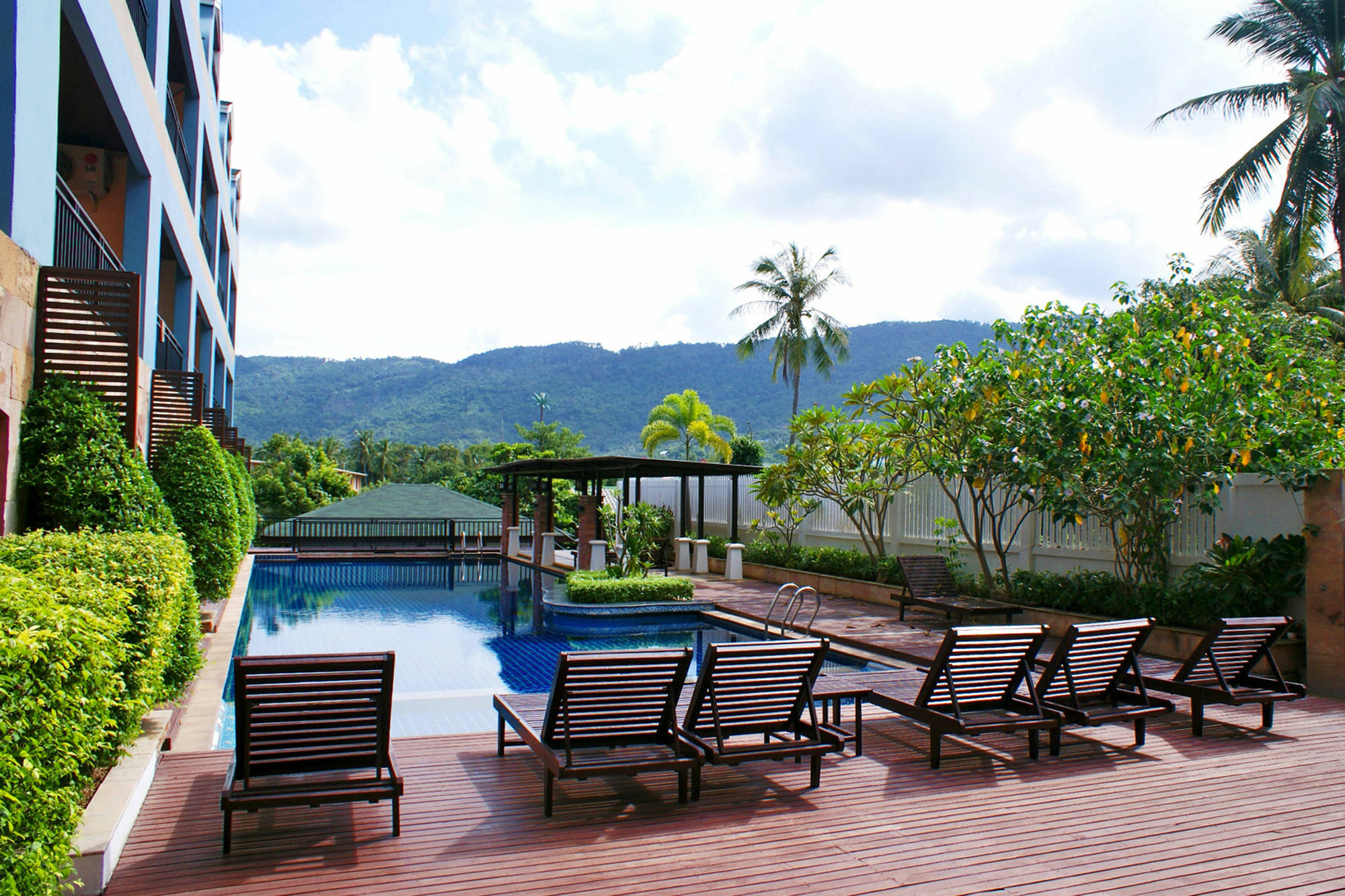 V Samui 3*