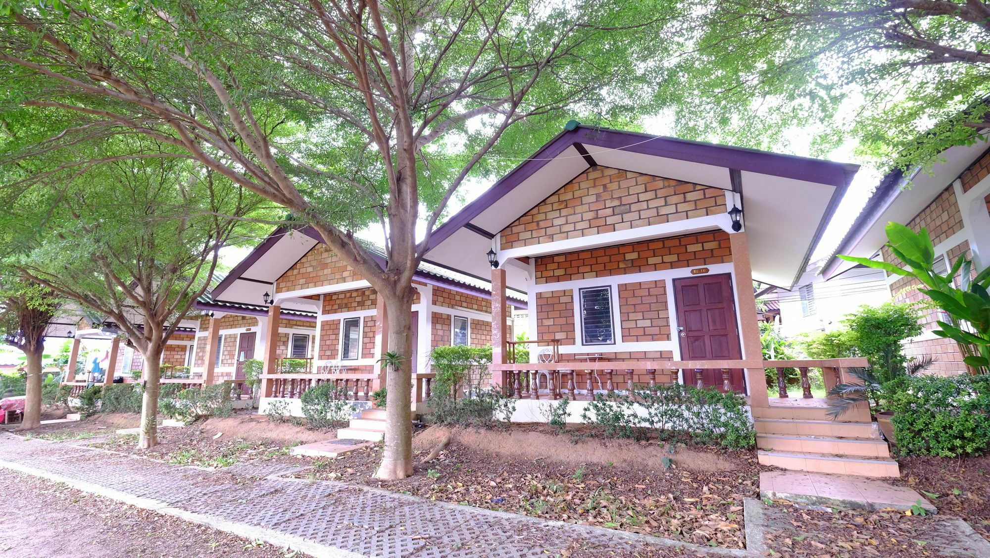 Baan Kwan Charoen 2*