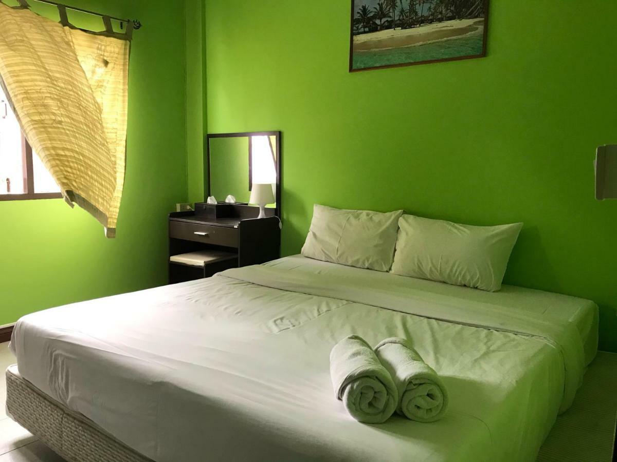 Maenam Hotel 2*
