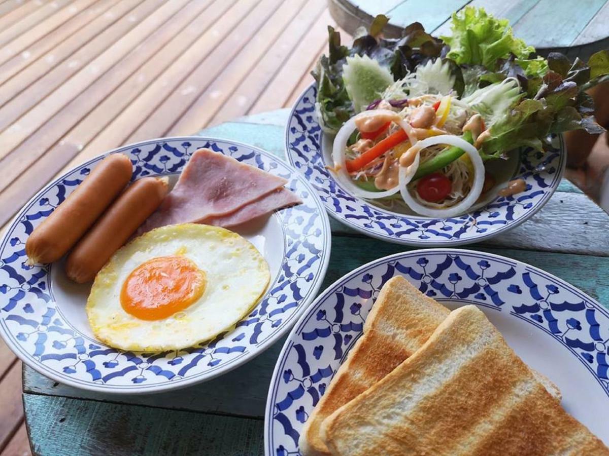 The Mud Bamboo Cafe And Beds Ban Bang Po