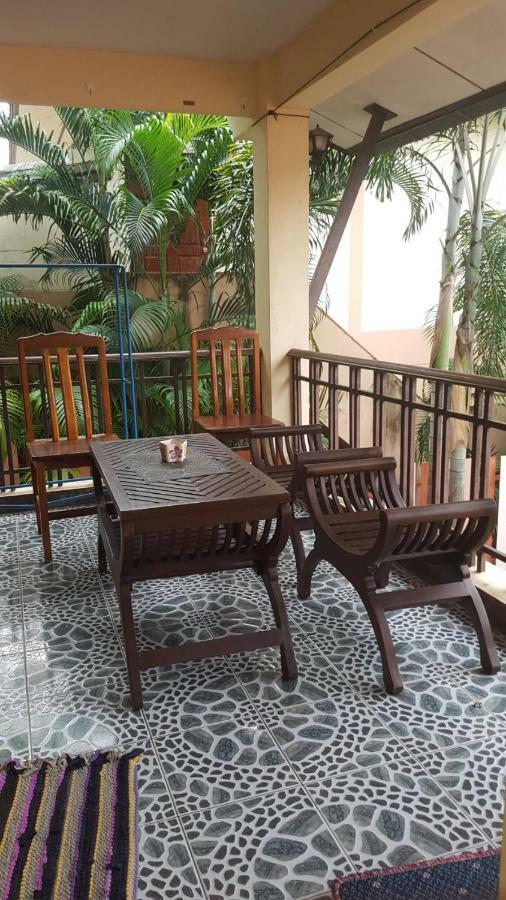 Niracha House