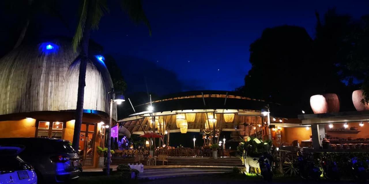 The Mud Bamboo Cafe And Beds Hotel Ban Bang Po