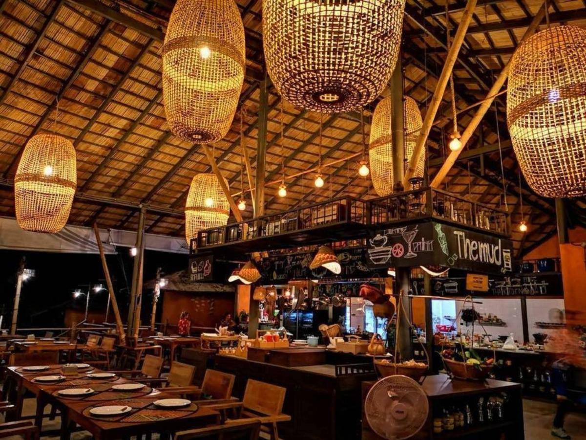 The Mud Bamboo Cafe And Beds Hotel