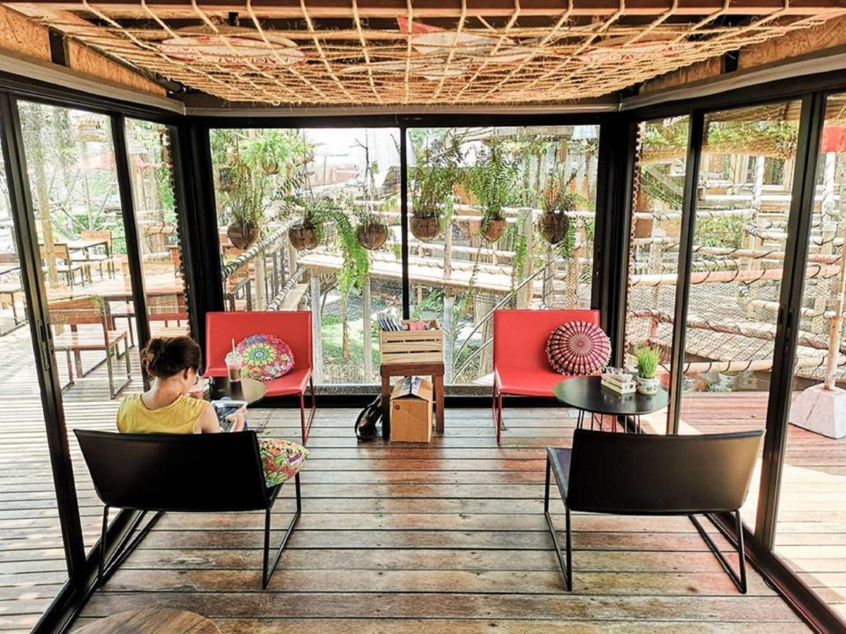 Hotel The Mud Bamboo Cafe And Beds