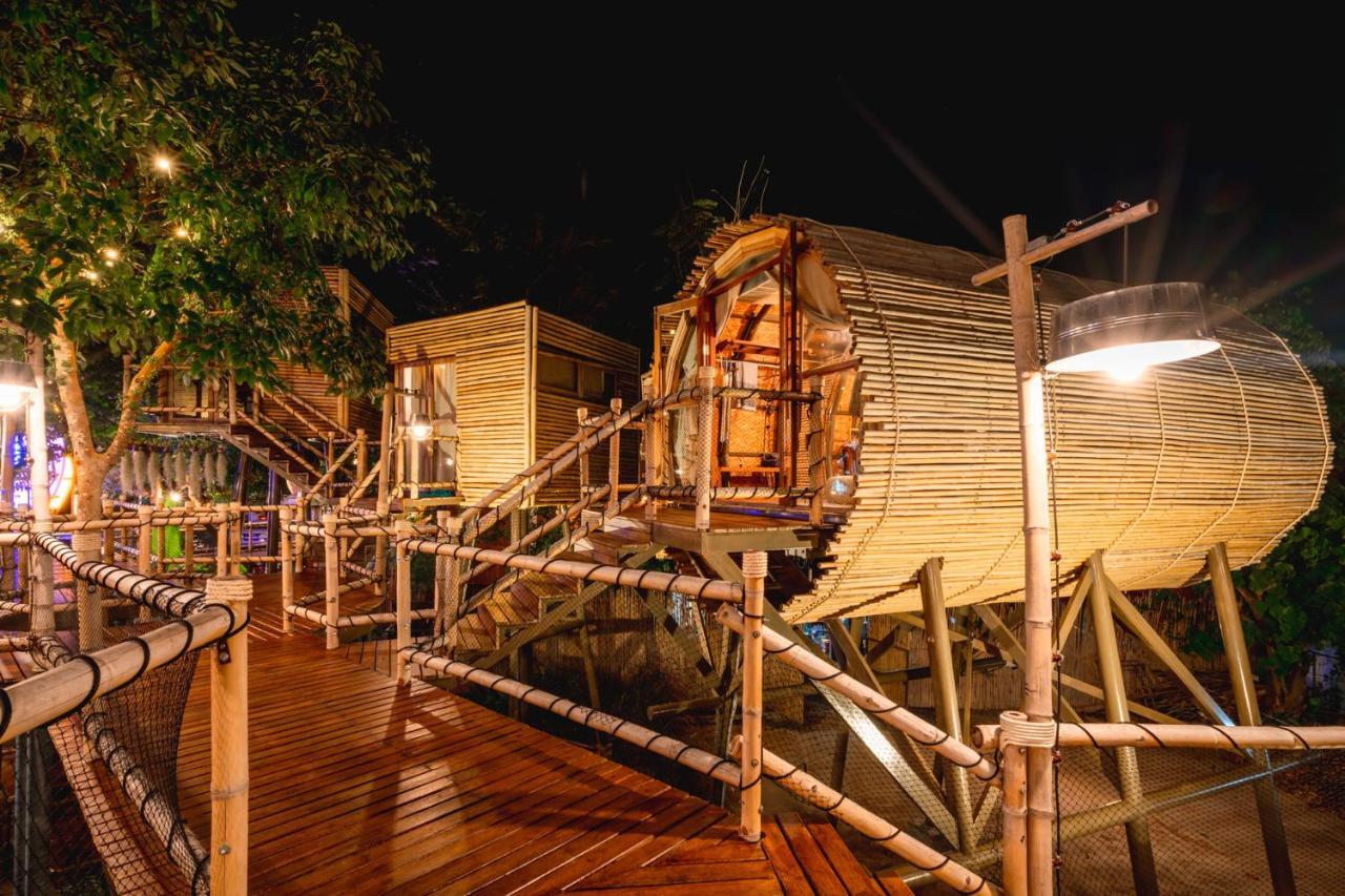 The Mud Bamboo Cafe And Beds Hotel