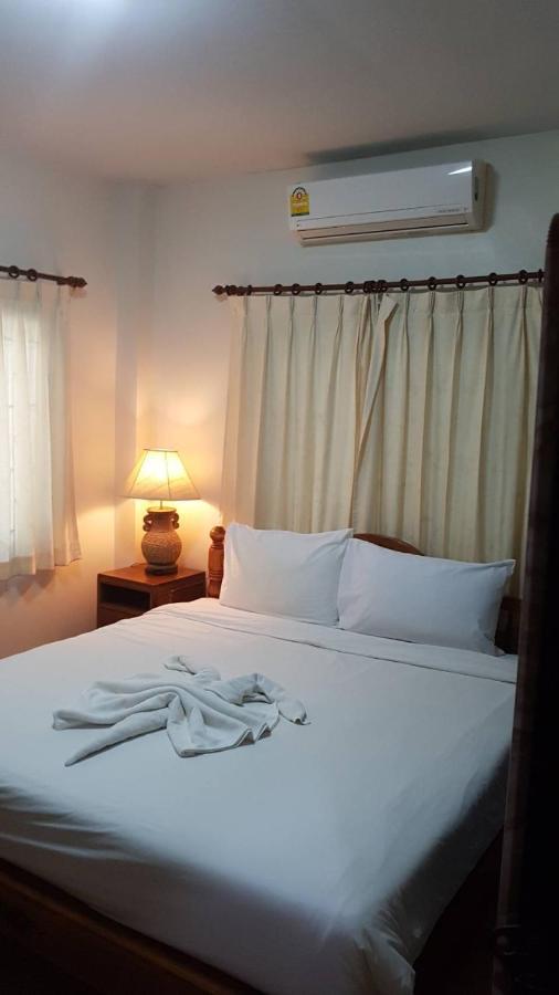 Niracha House