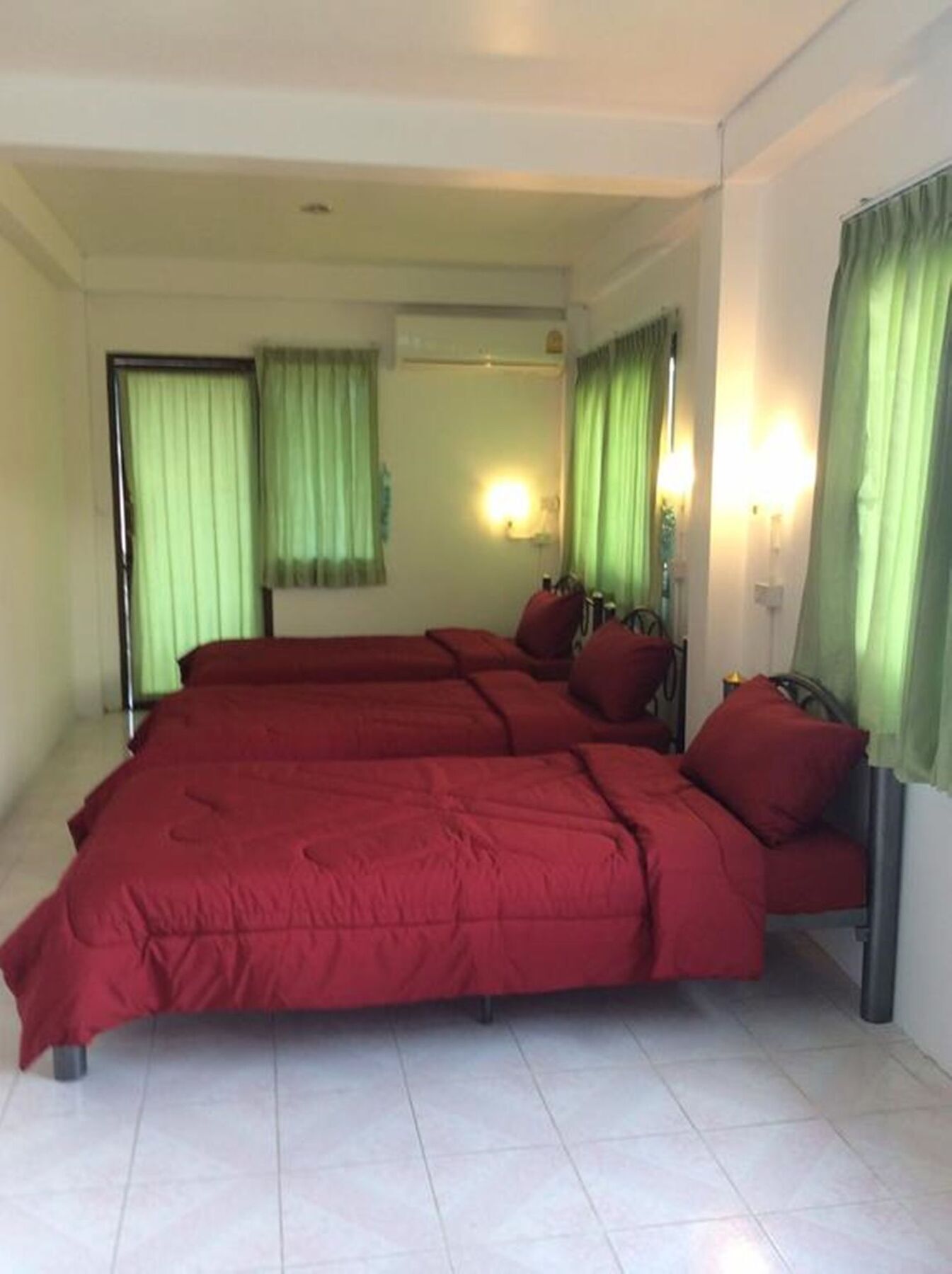 Rinny Auberge de jeunesse Ko Samui