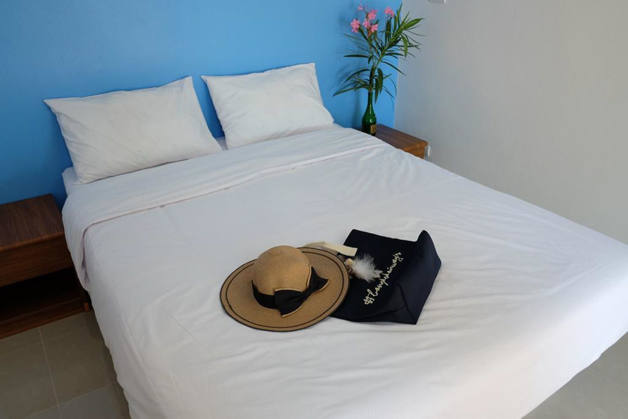 Maenam Hotel 3*