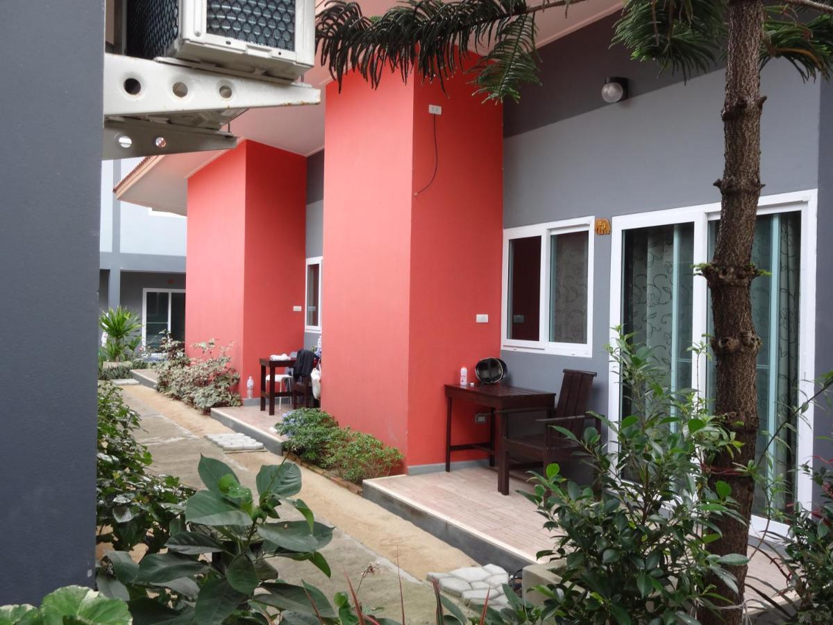 Maenam Hotel