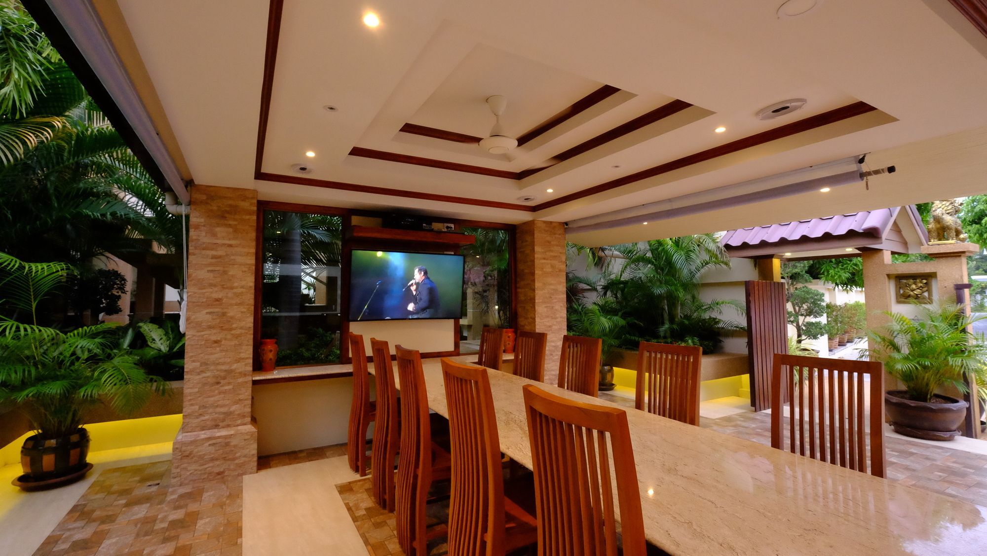Sumonta Luxury Mae Nam